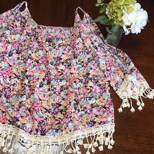 🥳Cute Open Sleeve Top!!!